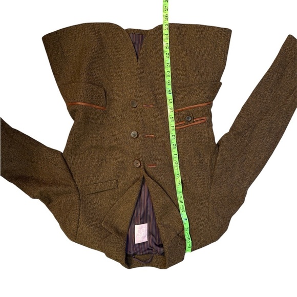 Elegant Women's Tan Tweed Blazer - Picture 14 of 14